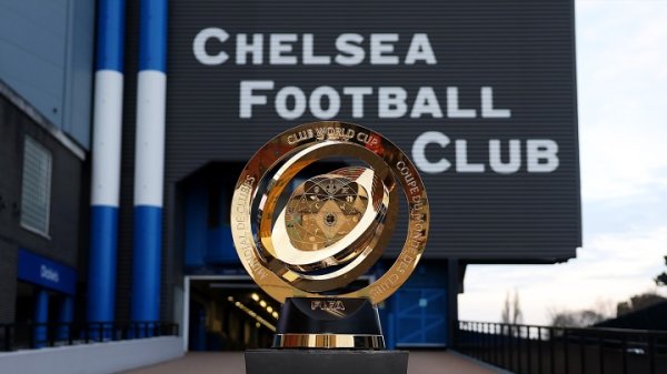 🏆它来了!切尔西官方:世俱杯第一名 奖杯“落座”斯坦福桥运动活动 场